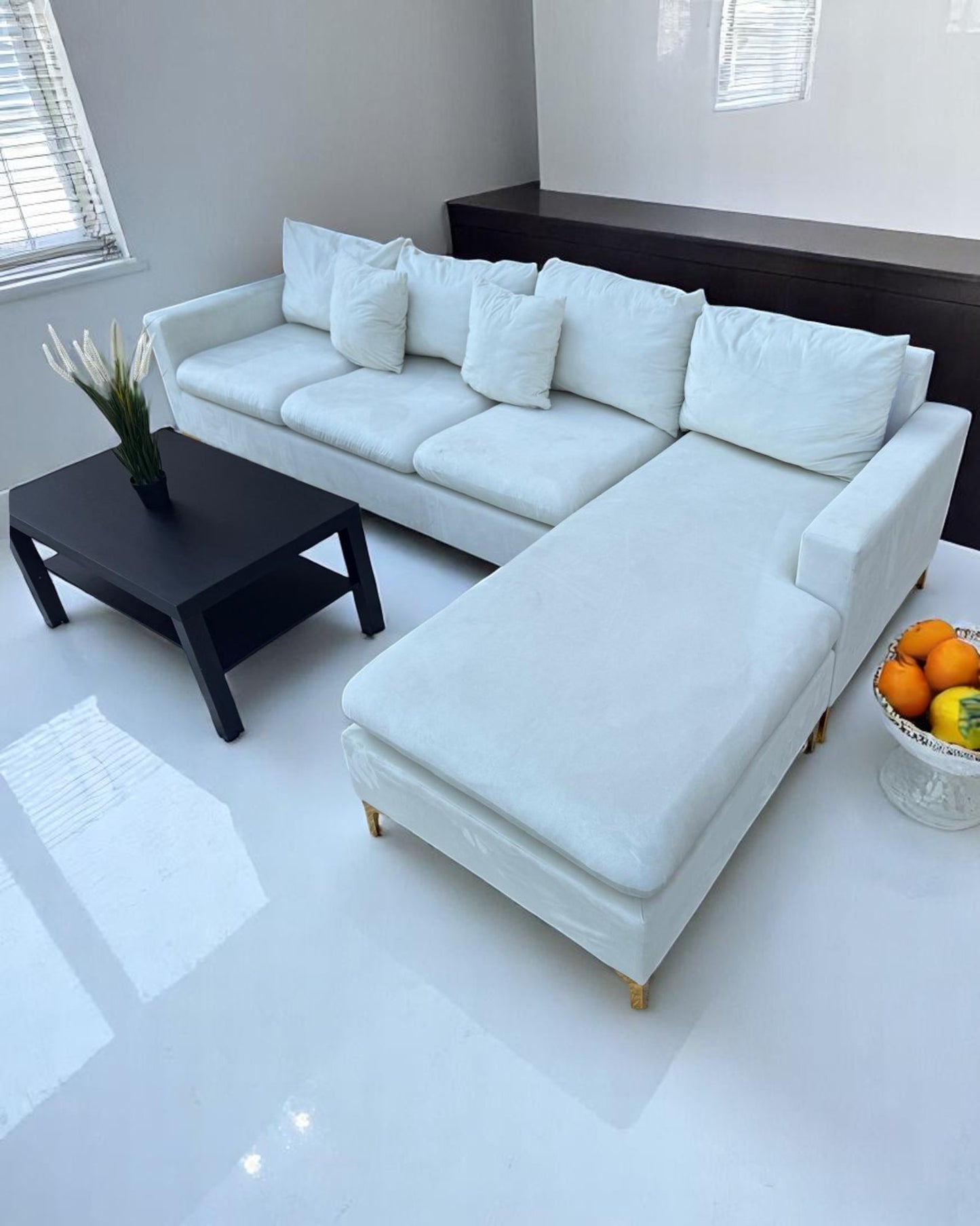 White Sectional Couch – Elegant &amp; Minimalist